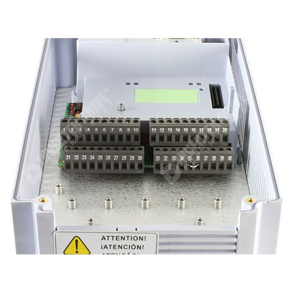 Photo of WEG CFW700 IP20 4kW/5.5kW 400V 3ph AC Inverter Drive, HMI, DBr, C3 EMC